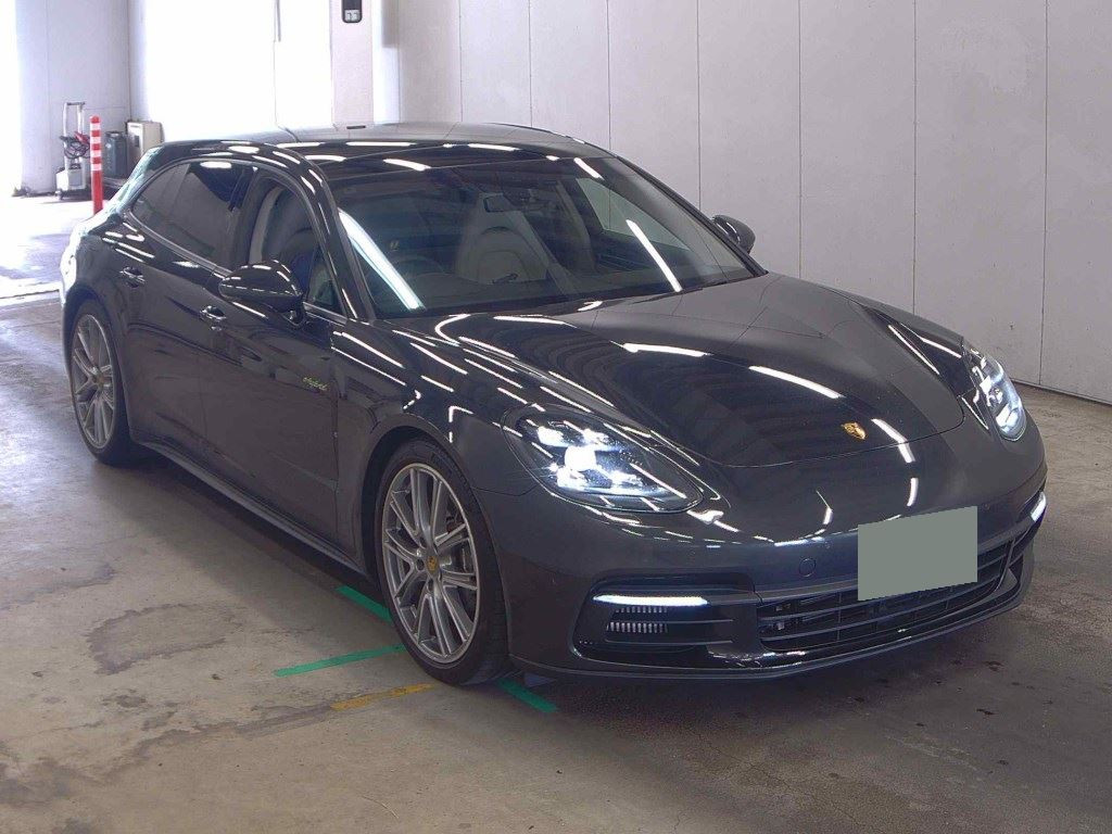 Porsche Panamera 2018 z aukcji japońskiej