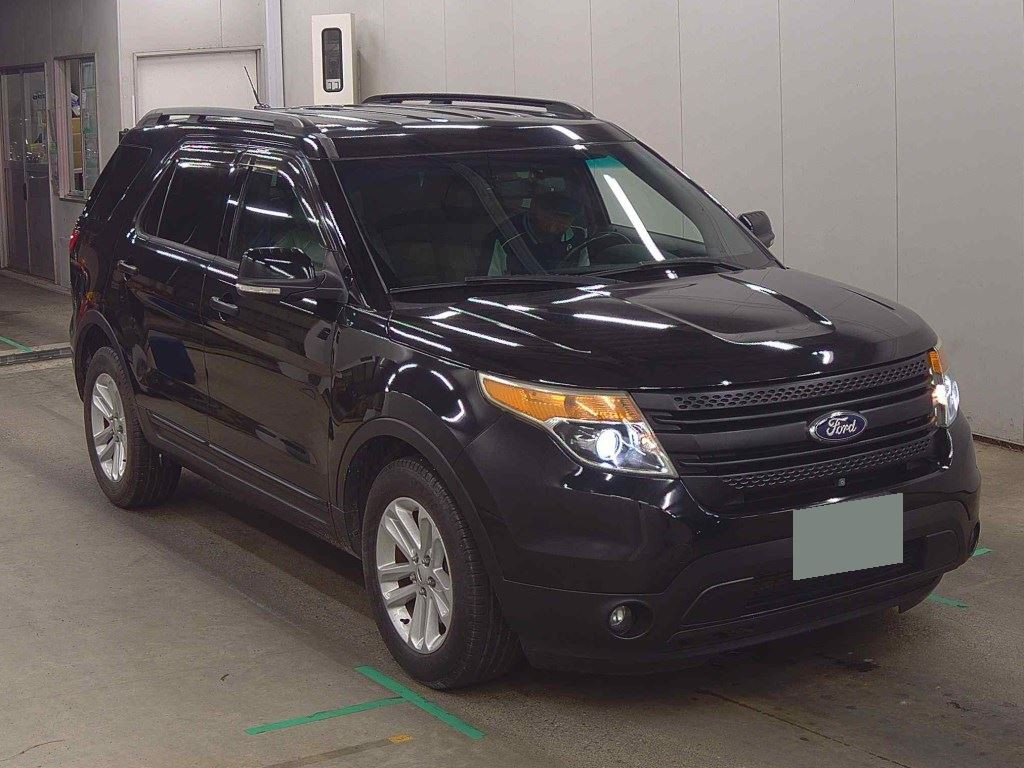 Ford Explorer 2013 from a Japanese auction