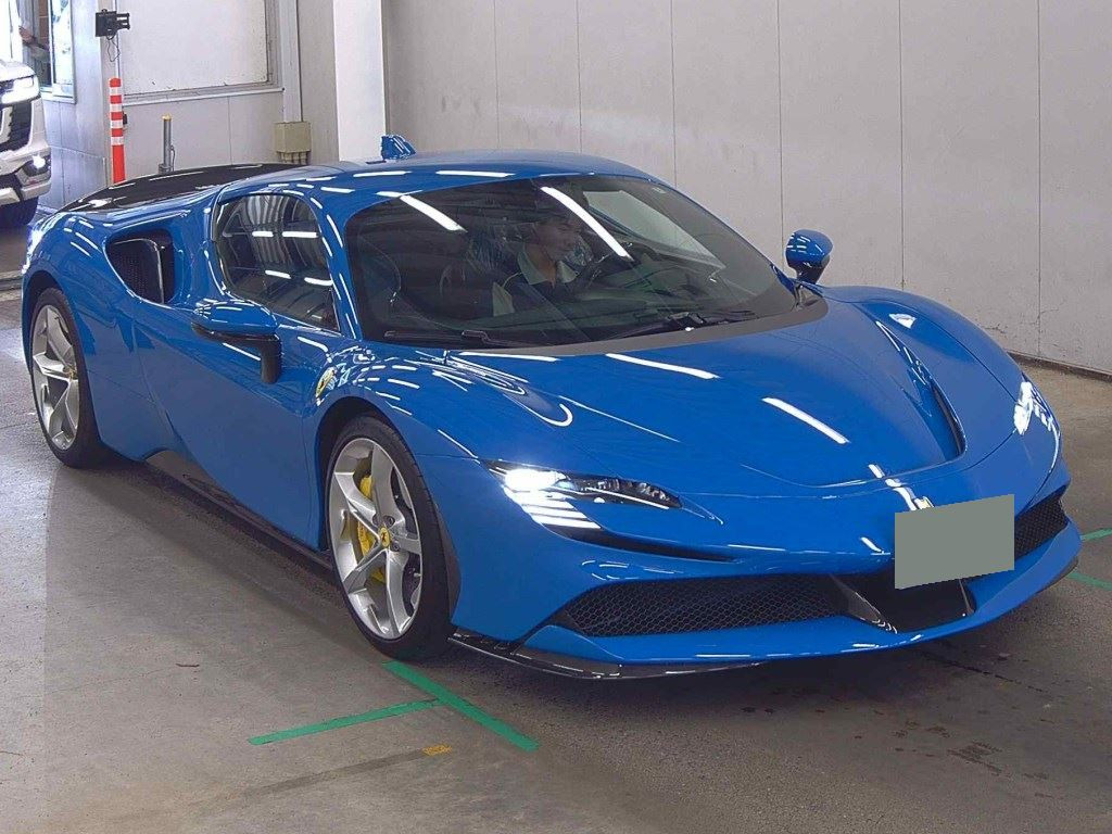 Ferrari SF90 Stradale 2021 z aukcji japońskiej