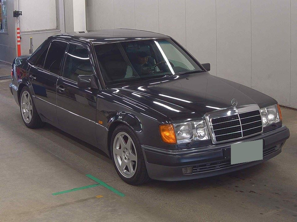 Mercedes Benz E-Class 1993 z aukcji japońskiej