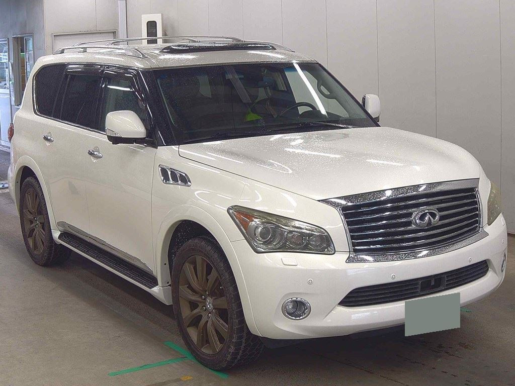 Infiniti QX56 2015 z aukcji japońskiej
