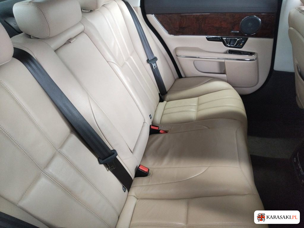 2015 Jaguar XJ 4D Luxury 6