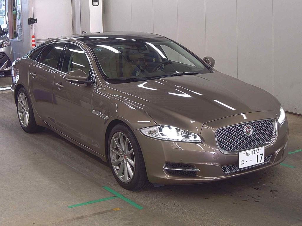 Jaguar XJ 2015 z aukcji japońskiej