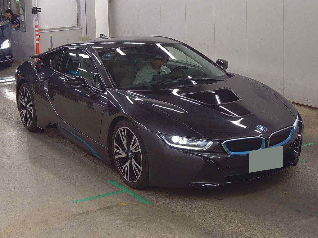BMW I8 2017 z aukcji japońskiej