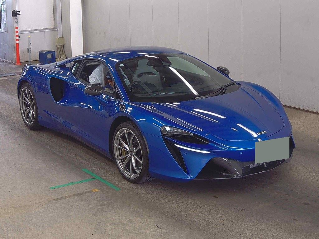 McLaren Artura 2024 z aukcji japońskiej
