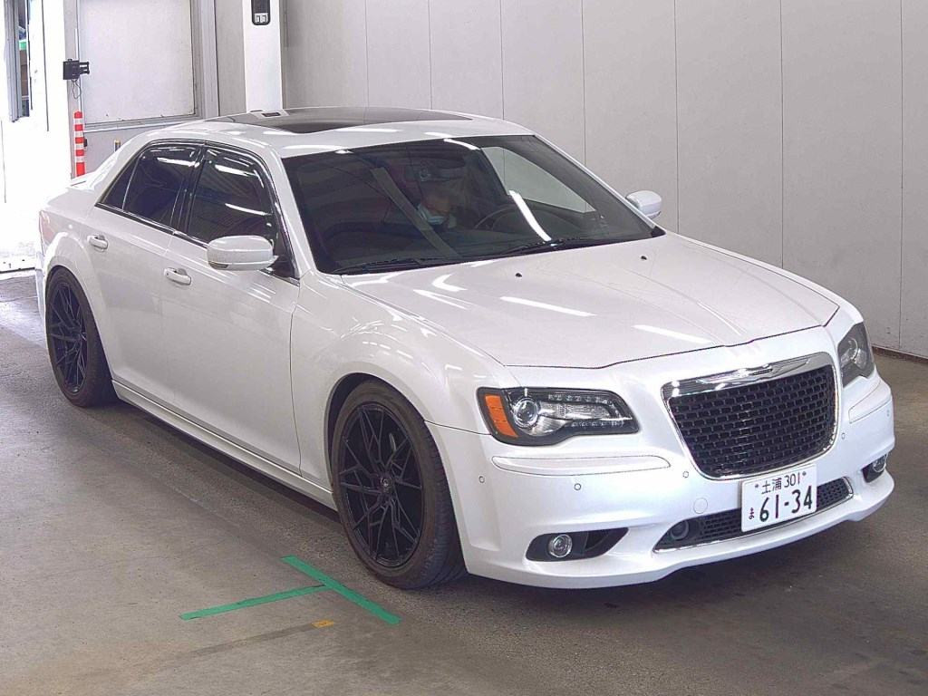 Chrysler 300 2012 z aukcji japońskiej