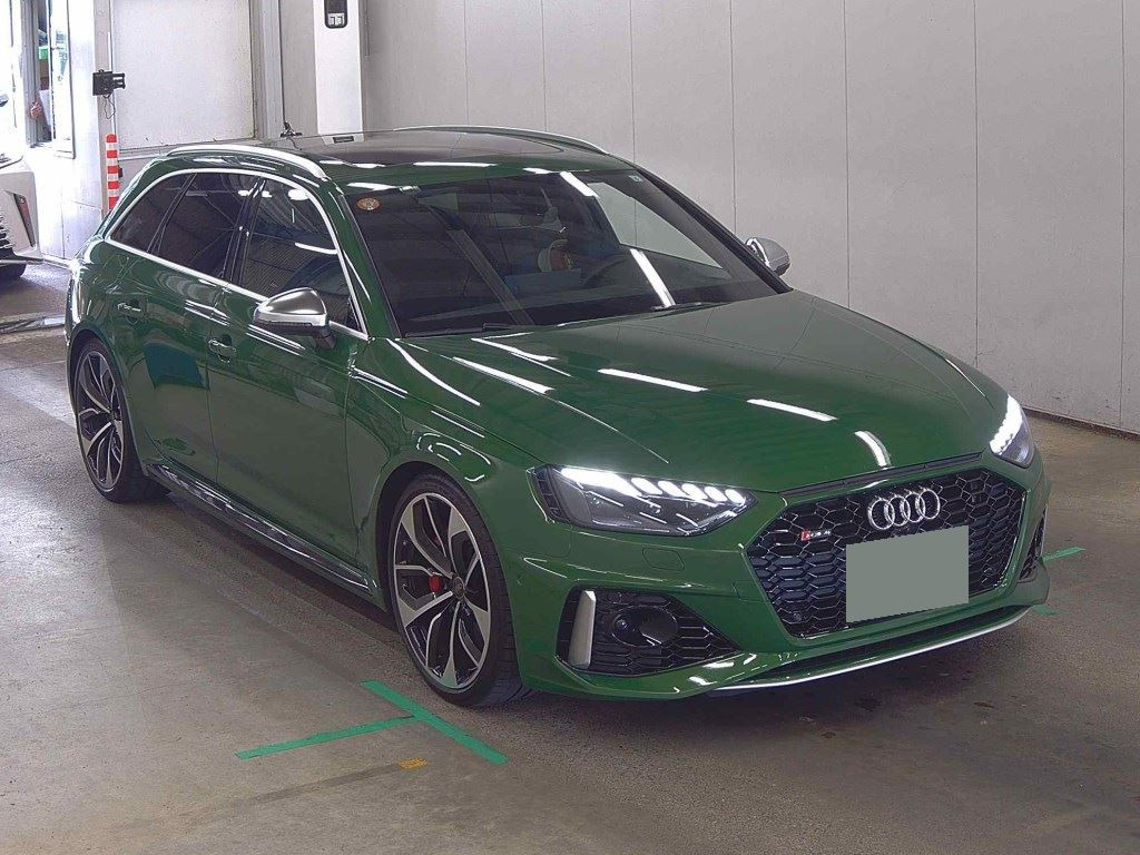Audi RS4 Avant 2021 z aukcji japońskiej