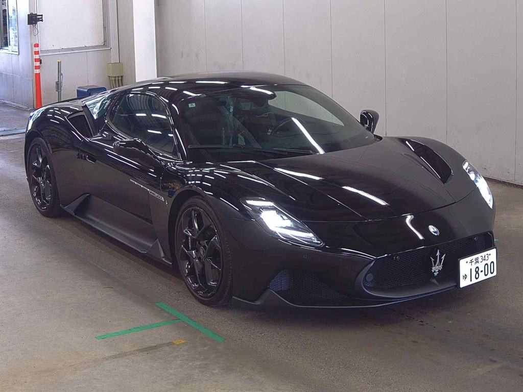 Maserati MC20 2022 z aukcji japońskiej