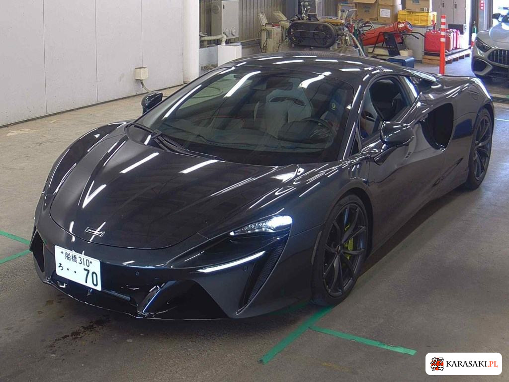 2024 McLaren Artura 3