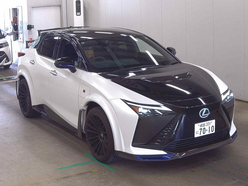 Lexus RZ 2024 z aukcji japońskiej