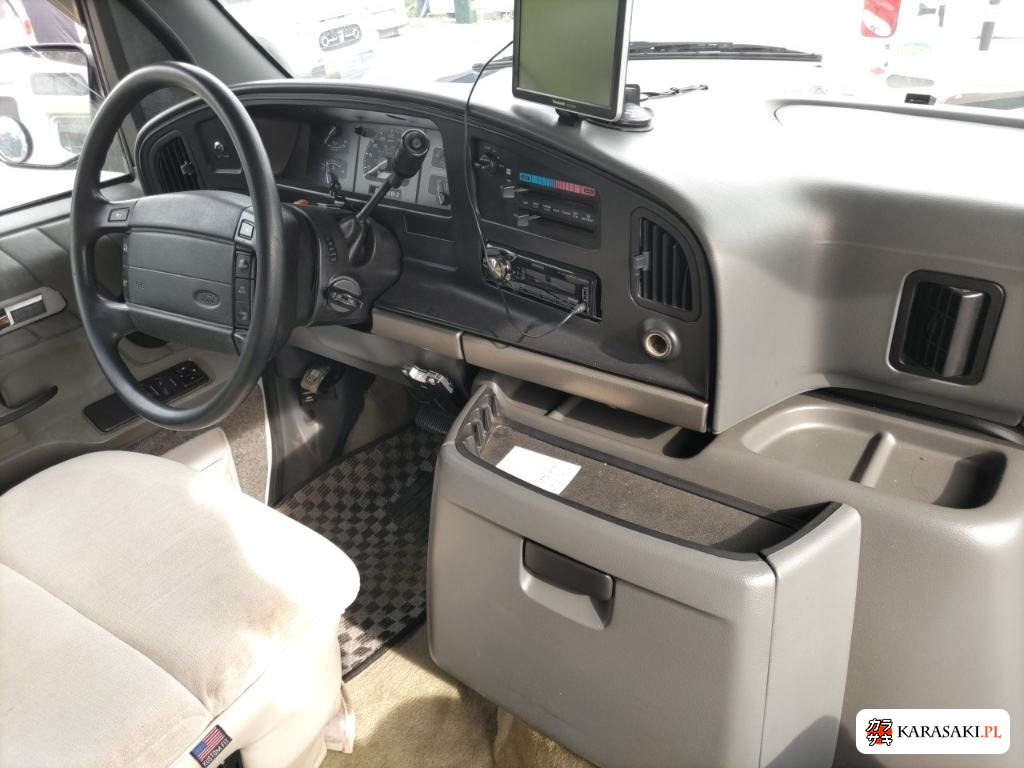 1996 Ford E-350 4D 5