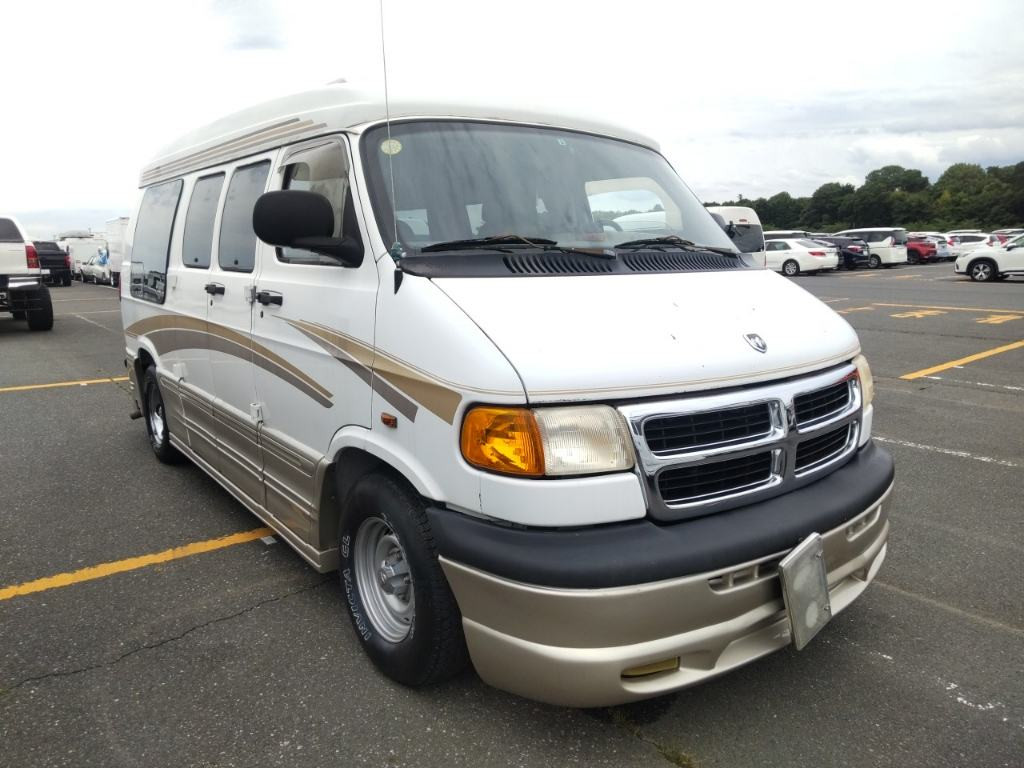 Dodge 2000 z aukcji japońskiej