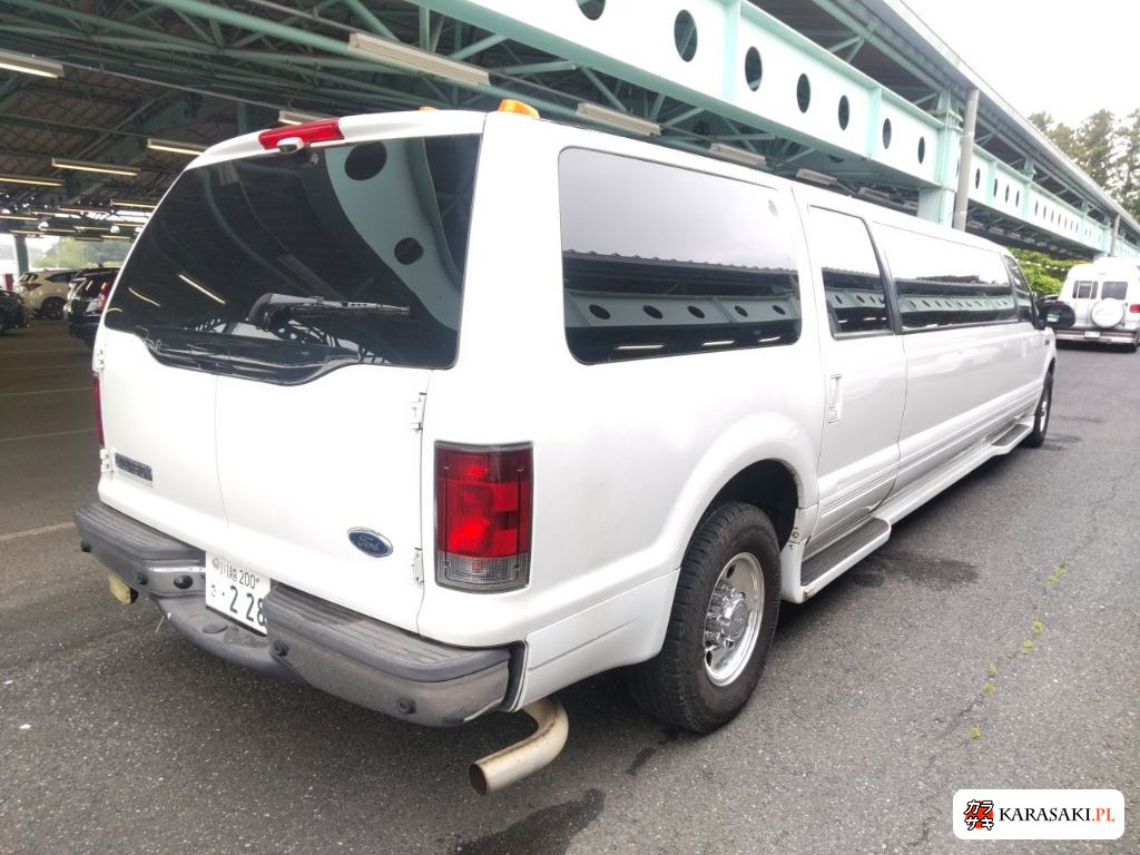 2005 Ford Excursion 4