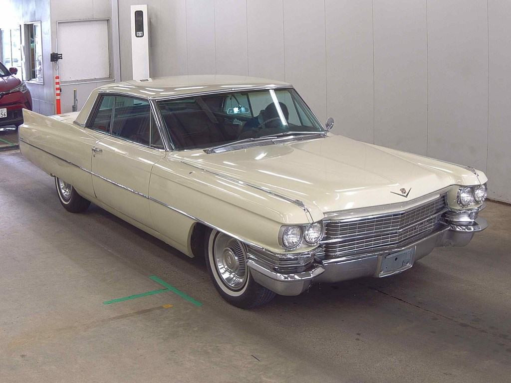 Cadillac De Ville 1997 z aukcji japońskiej