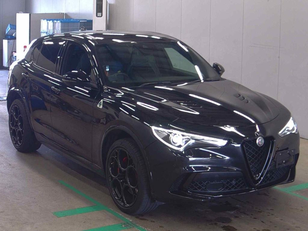 Alfa Romeo Stelvio z aukcji japońskiej