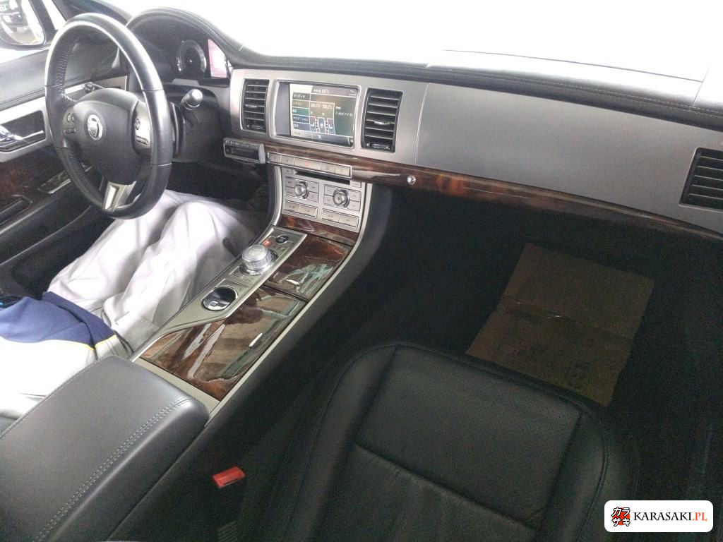 2011 Jaguar XF 3.0 Luxury 5