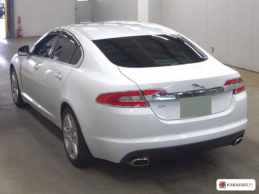 2011 Jaguar XF 3.0 Luxury 2