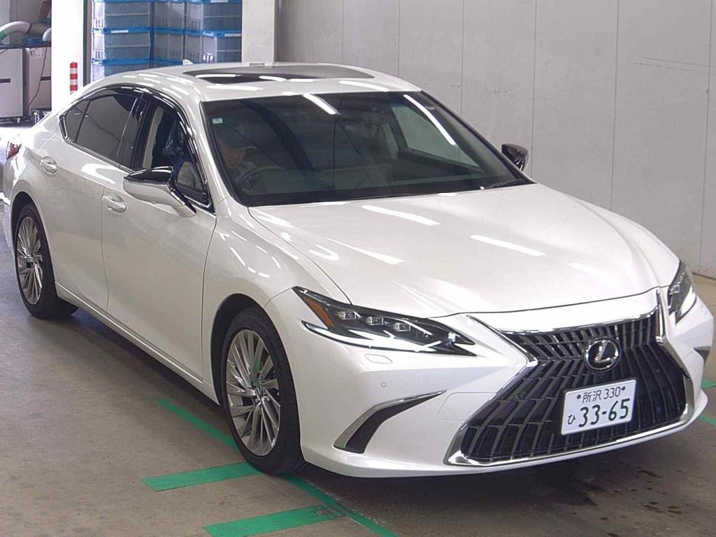 Lexus Es 2024 з японського аукціону