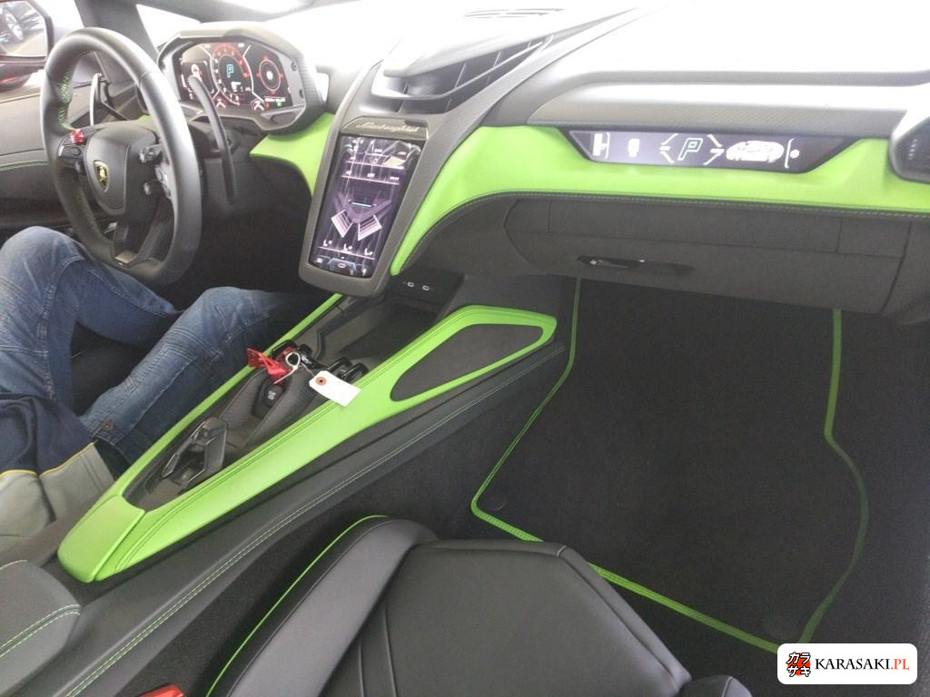 2025 Lamborghini Revuelto 4WD 5