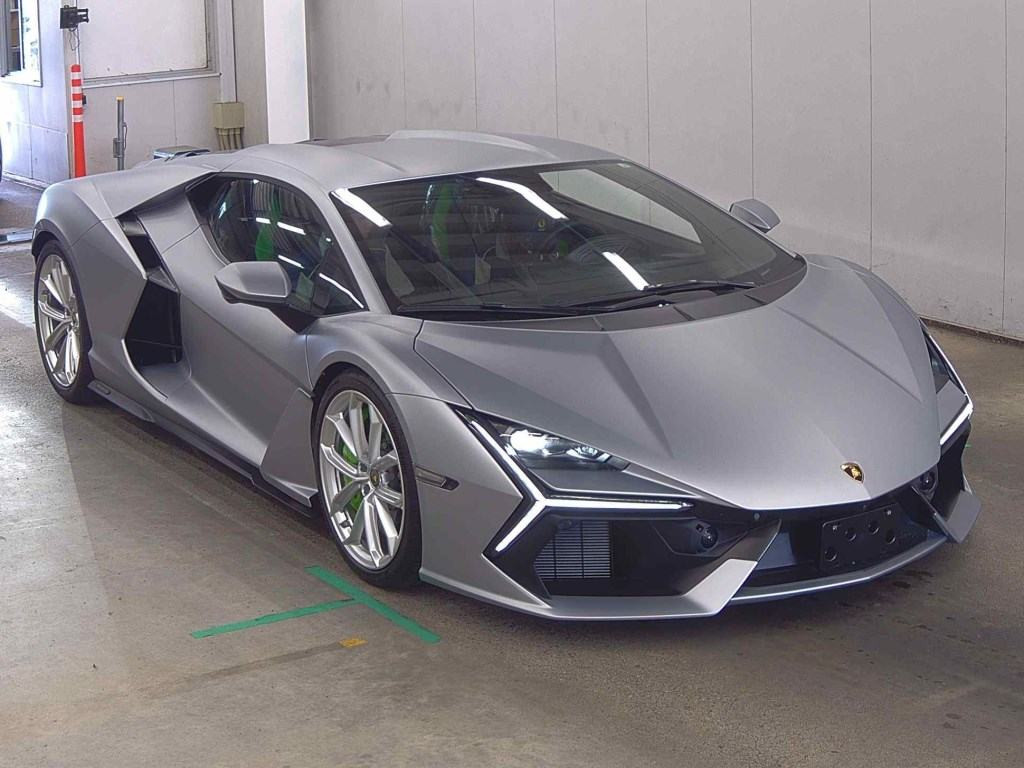 Lamborghini Revuelto 2025 z aukcji japońskiej