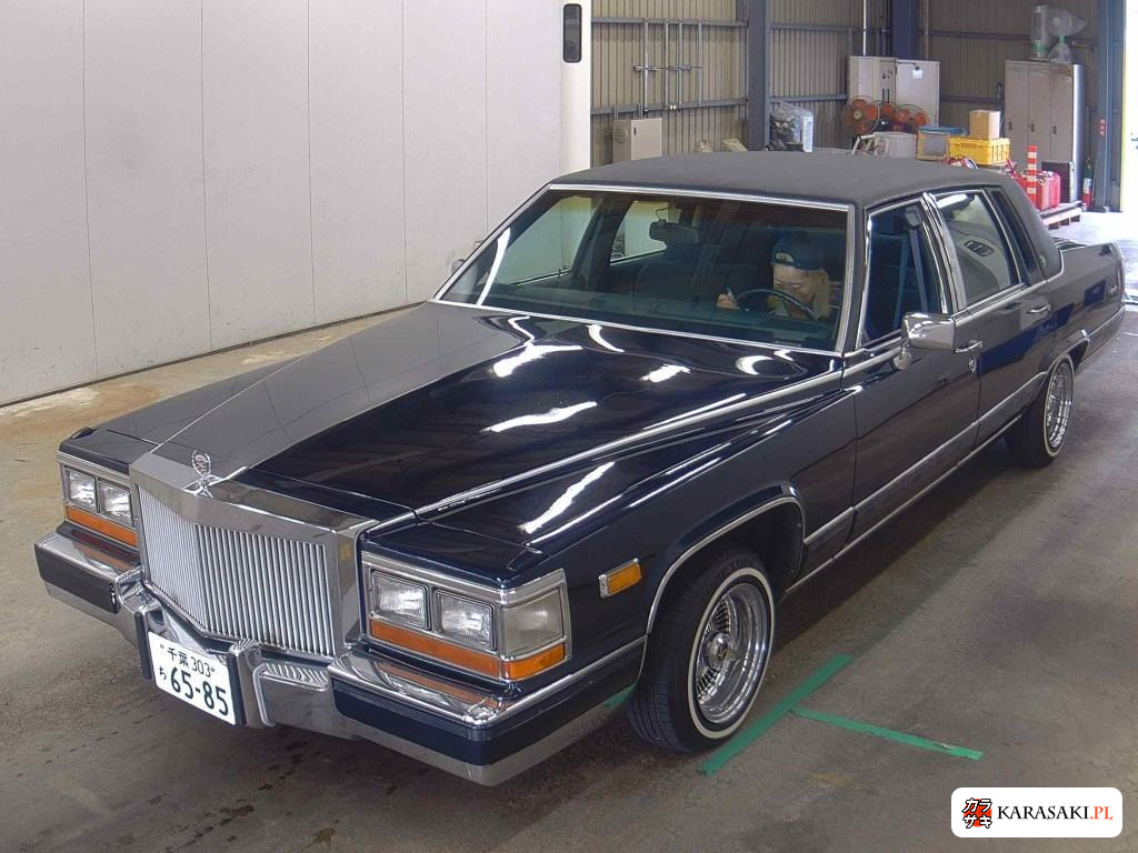 1991 Cadillac Fleetwood 4D 3