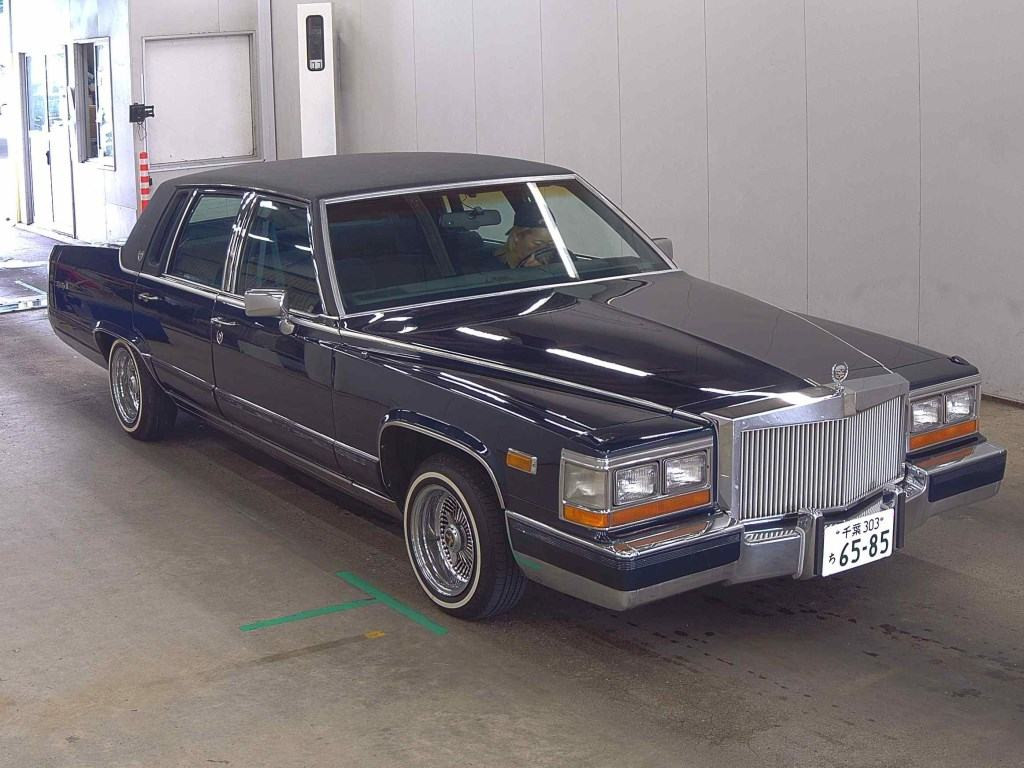 Cadillac Fleetwood 1991 z aukcji japońskiej