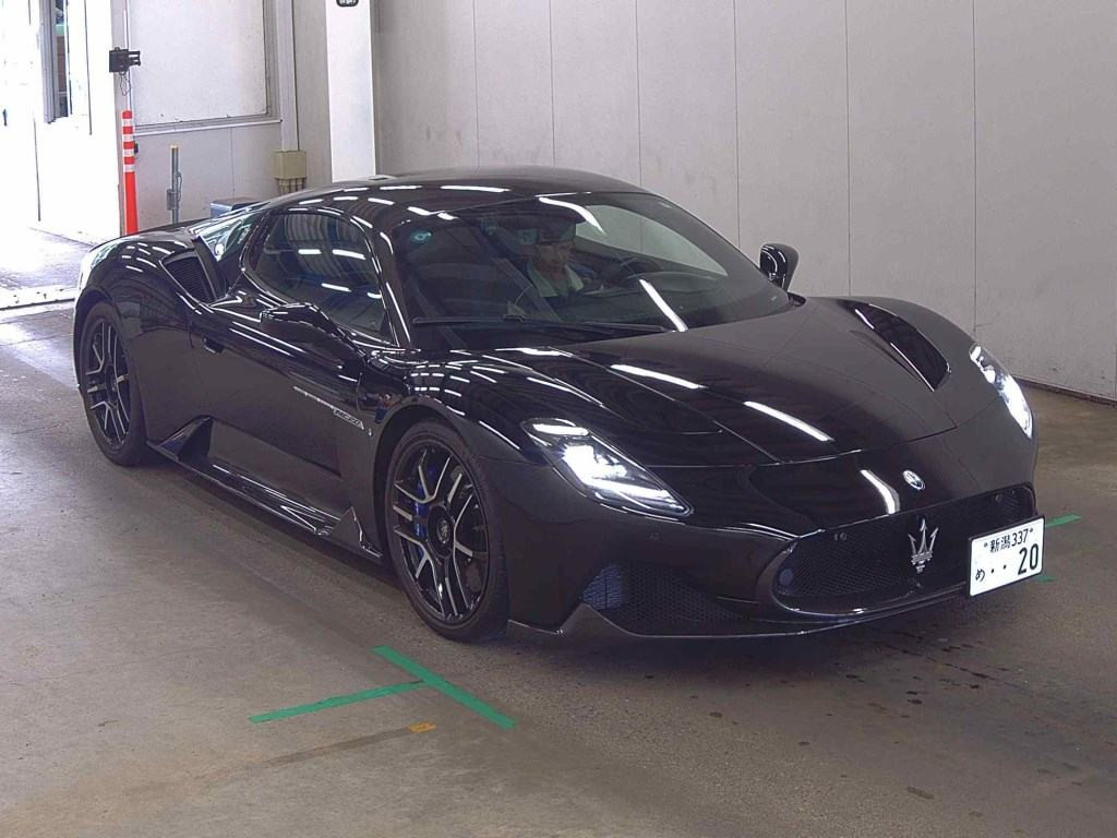 Maserati MC20 2022 z aukcji japońskiej