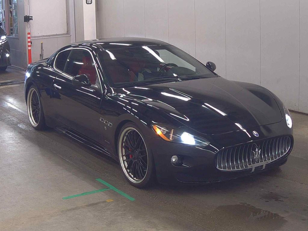 Maserati Jeep 2025 z aukcji japońskiej