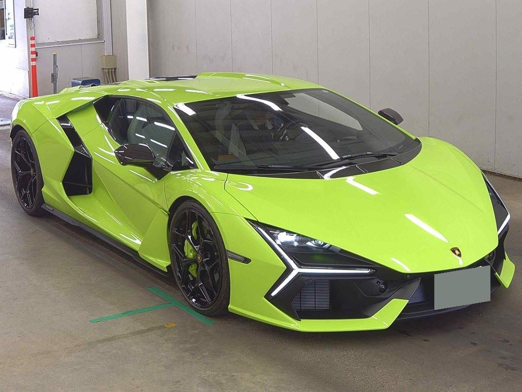 Lamborghini Revuelto 2025 z aukcji japońskiej