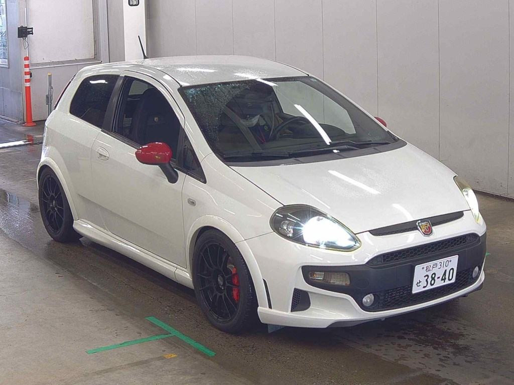 Abarth Punto Evo 2010 z aukcji japońskiej