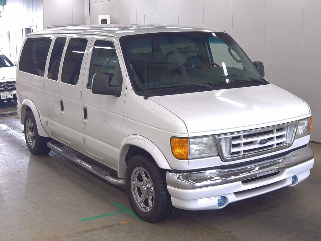 Ford Econoline 2008 z aukcji japońskiej