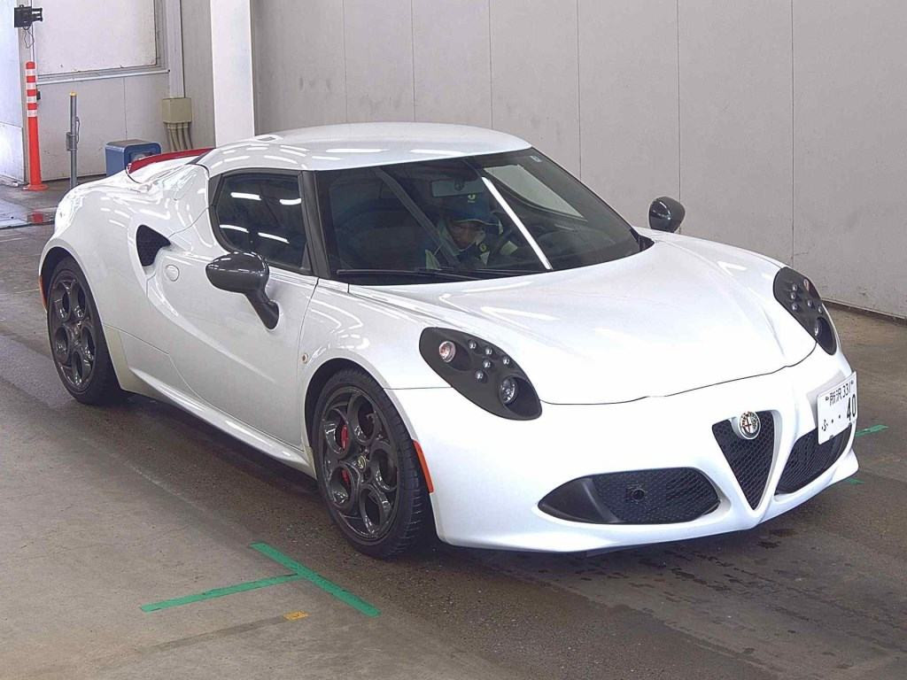 Alfa Romeo 4C 2015 z aukcji japońskiej