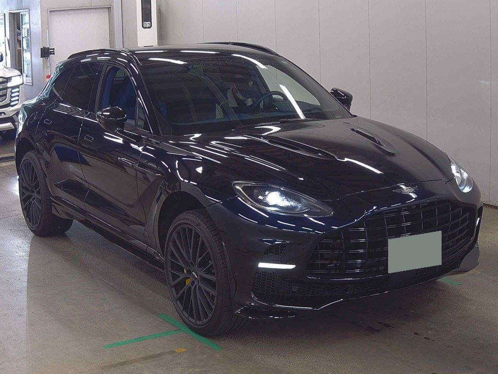 Aston Martin DBX 2025 z aukcji japońskiej