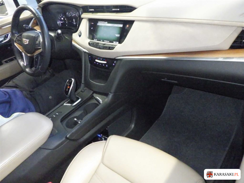 2017 Cadillac XT5 4WD 5