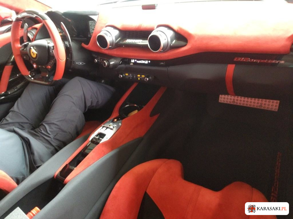 2023 Ferrari 812 Competizione 5
