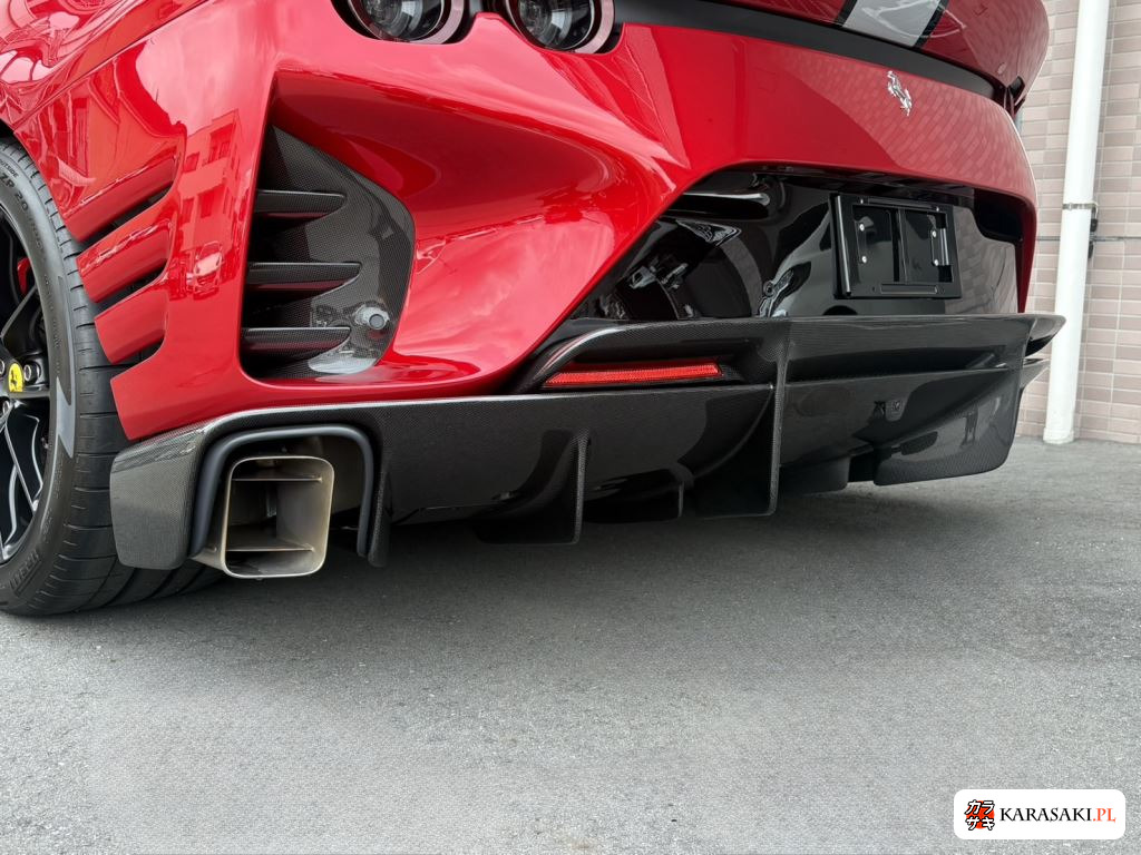 2023 Ferrari 812 Competizione 8