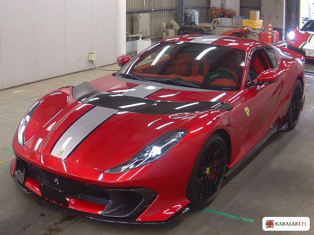 2023 Ferrari 812 Competizione 3