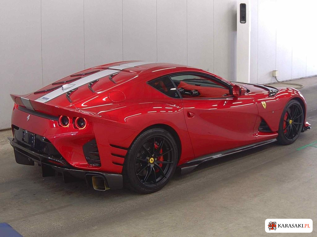 2023 Ferrari 812 Competizione 4