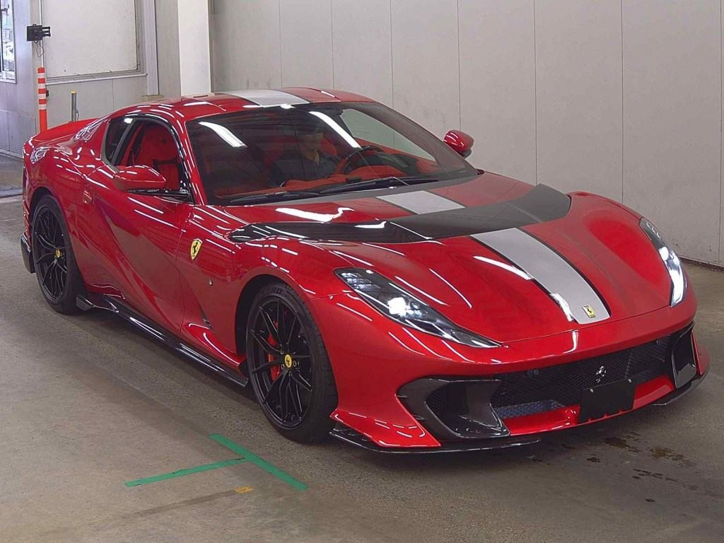 Ferrari 812 Competizione 2023 z aukcji japońskiej