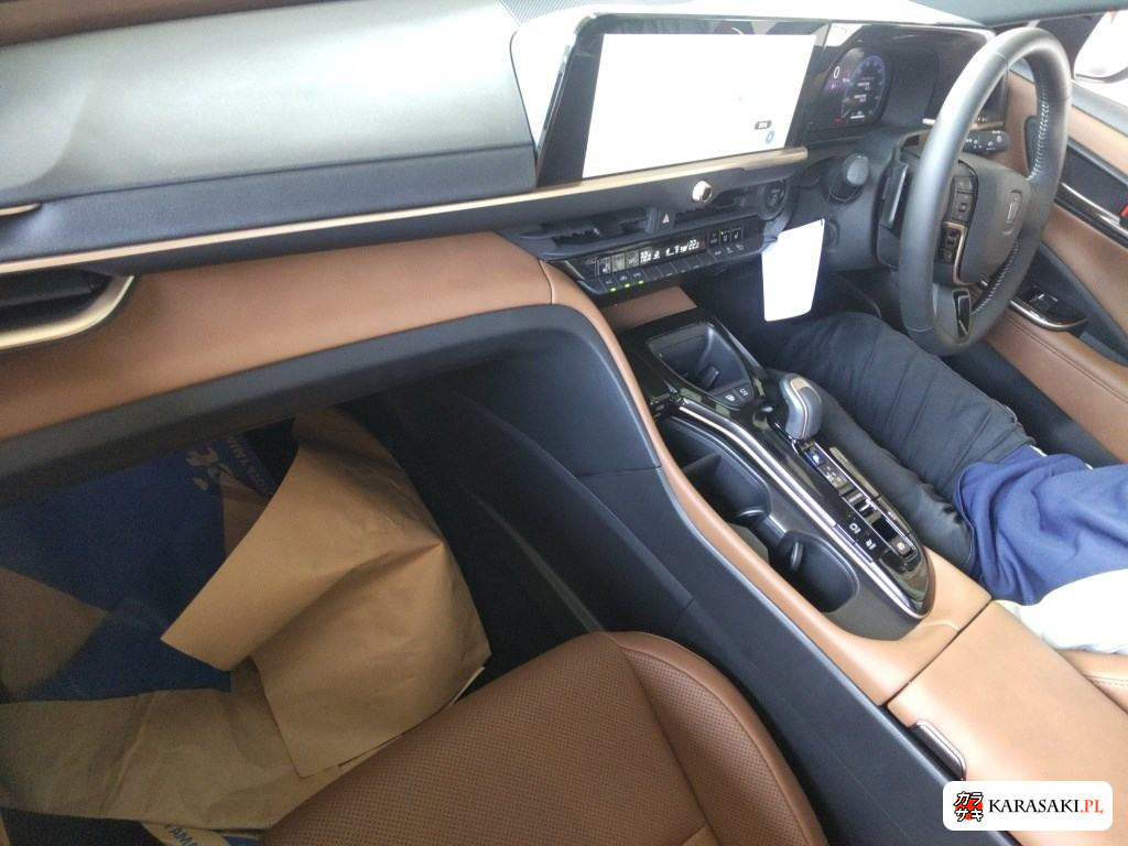 2025 Toyota Crown Estate 5D 4WD Z(hev) 5