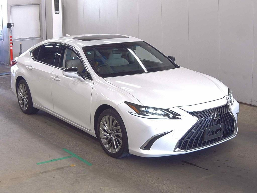 Lexus Es 2023 z aukcji japońskiej