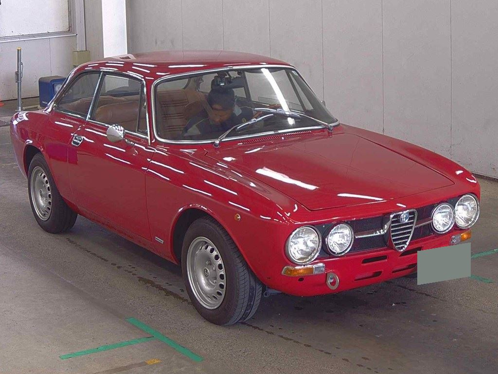 Alfa Romeo 1996 z aukcji japońskiej