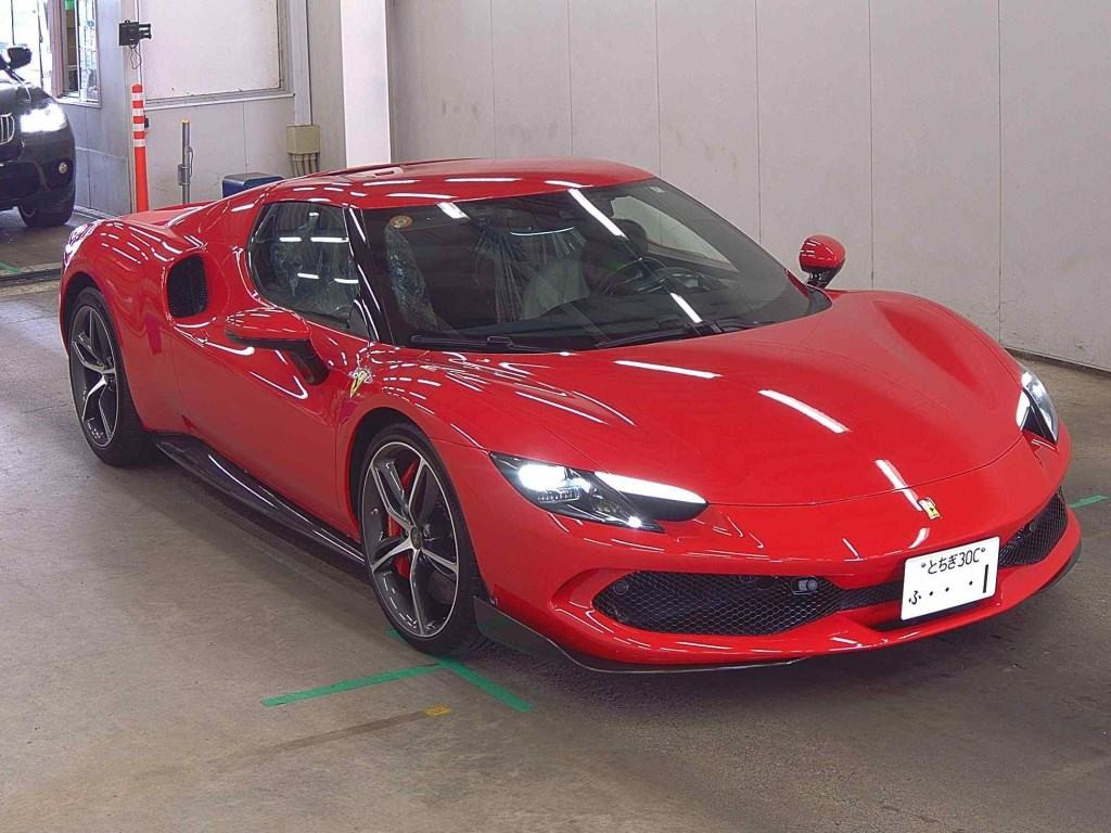Ferrari 296GTB 2024 z aukcji japońskiej
