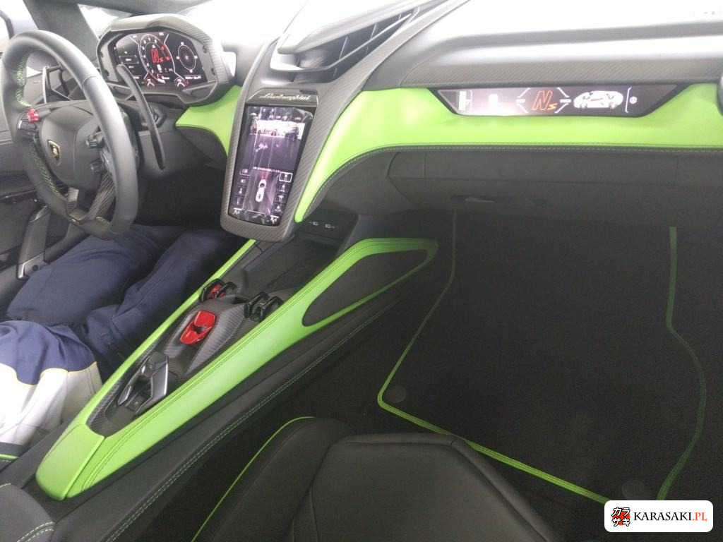 2025 Lamborghini Revuelto 4WD 5