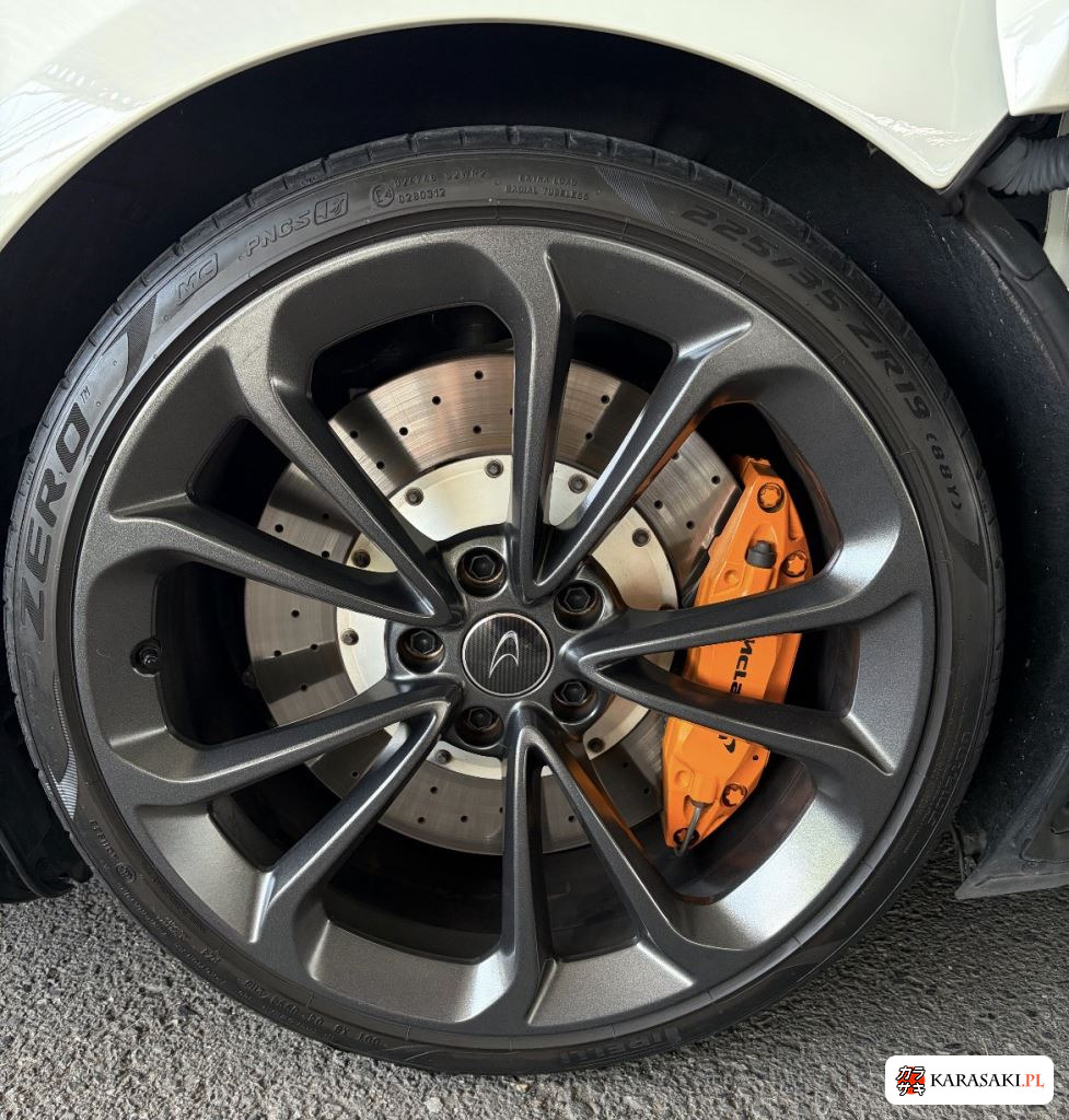 2017 McLaren 540C Base Grade 9