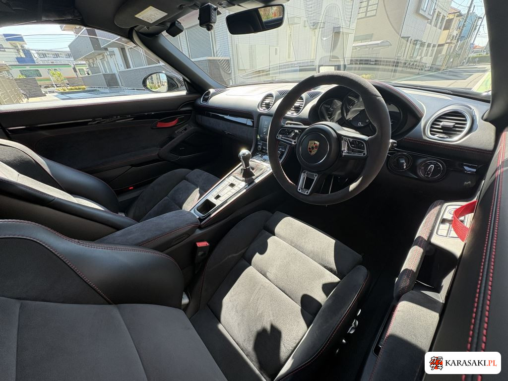 2021 Porsche 718 Spyder 14