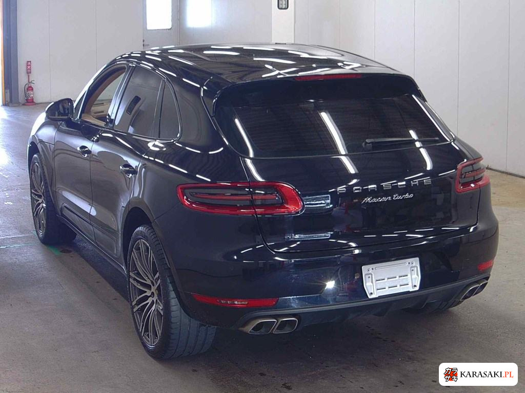 2015 Porsche Macan 4WD Turbo 2