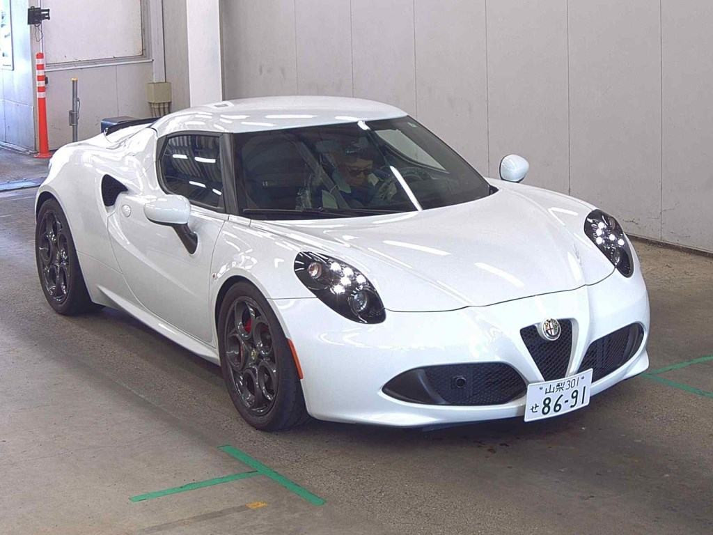 Alfa Romeo 4C 2015 z aukcji japońskiej