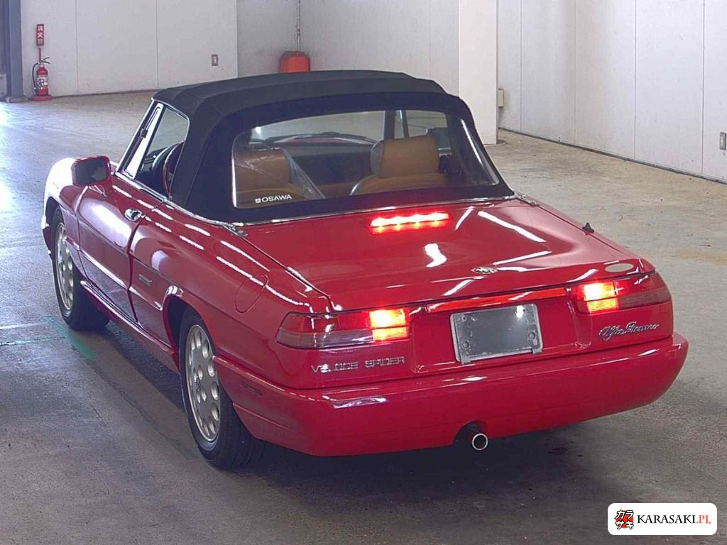1993 Alfa Romeo Alfa Spider Veloce 2