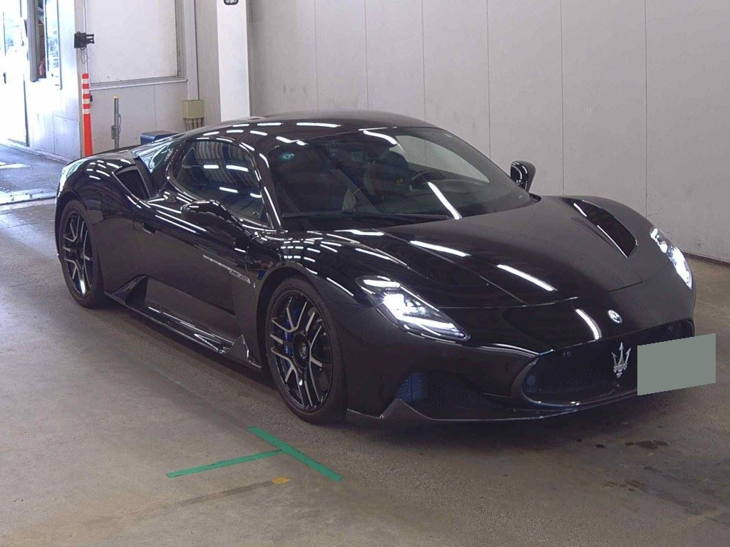 Maserati MC20 2022 z aukcji japońskiej